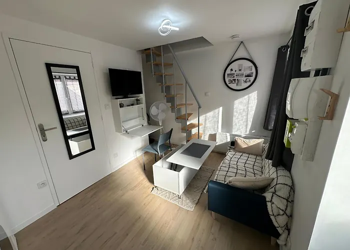 Belle Maison De Neuve Daire